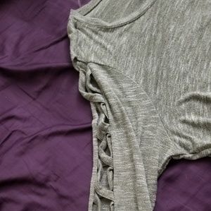 Light Heather Shirt With Sleeve Cutouts